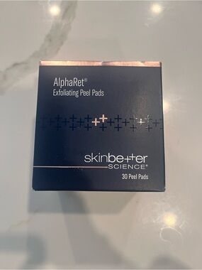 skinbetter science AlphaRet Exfoliating Peel Pads - Navy